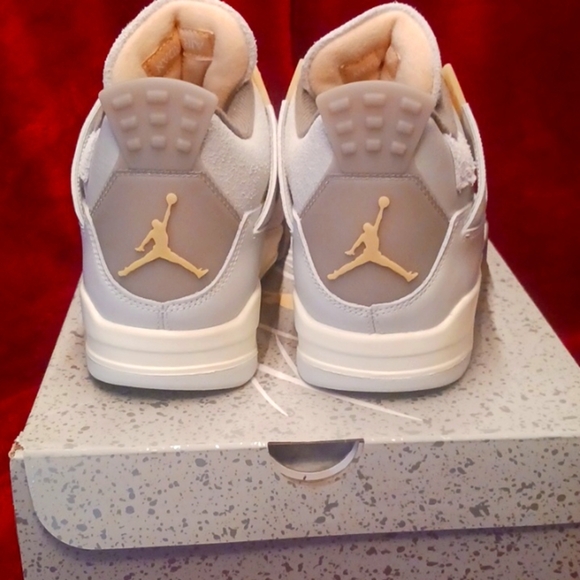 AIR JORDAN 4 RETRO SE CRAFT - Picture 2 of 8